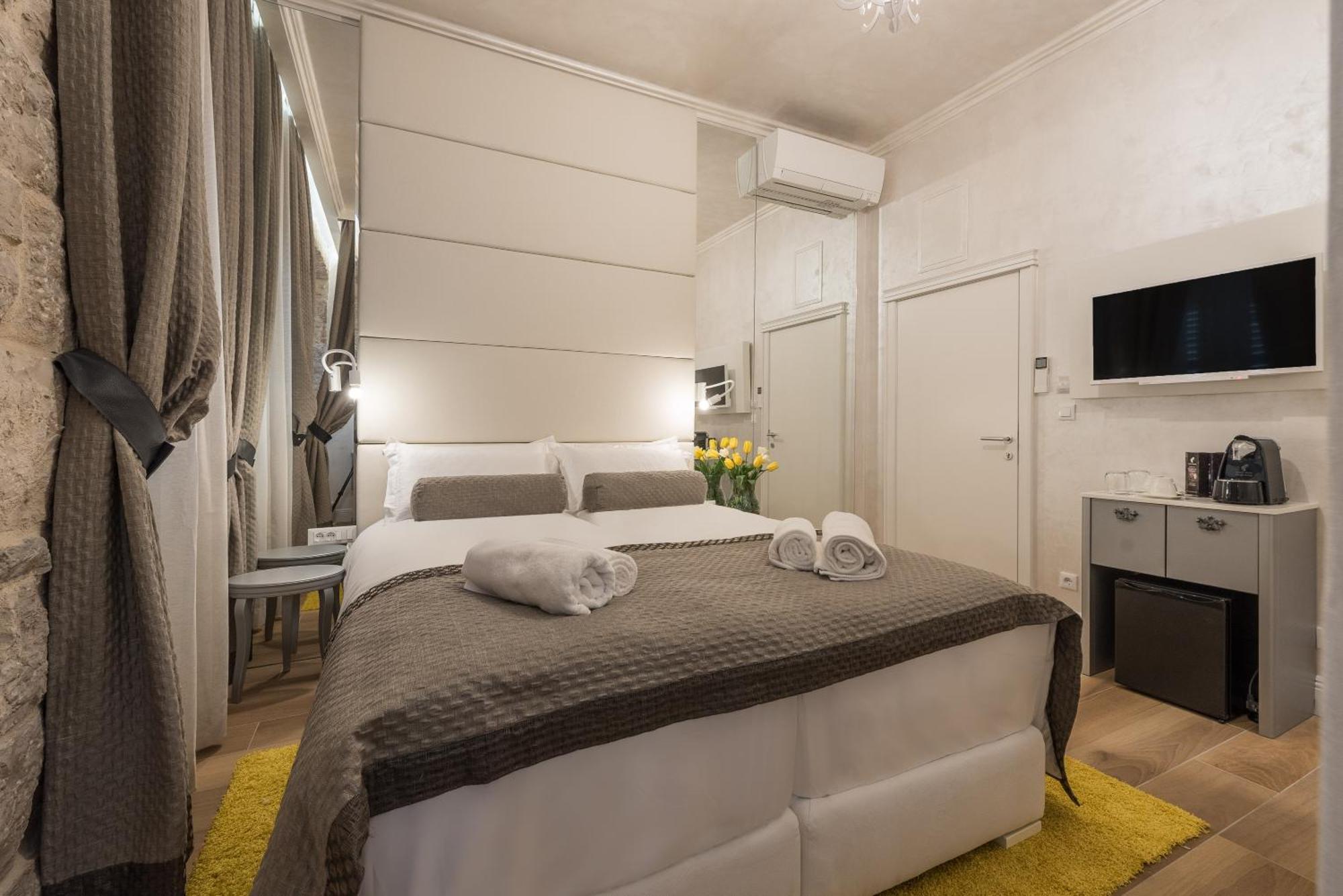 Zara Palace - Design Rooms Esterno foto